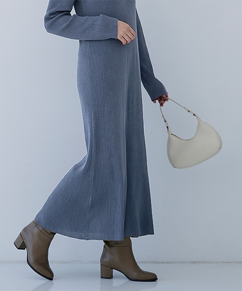 UR'S（ユアーズ）の「ロングスリーブリブニットワンピース（ワンピース・レディース・ブラック/ブルー/アイボリー・S/M/L）」の14枚目の写真