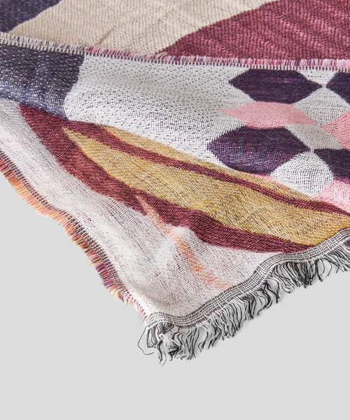 BENETTON (UNITED COLORS OF BENETTON)(ベネトンユナイテッドカラーズオブベネトン)の「フラワーモチーフ柄ストール(ストール/ショール・レディース・ネイビー/ブラウン系その他/グリーン系その他/ピンク系その他・ONE SIZE)」の13枚目の写真