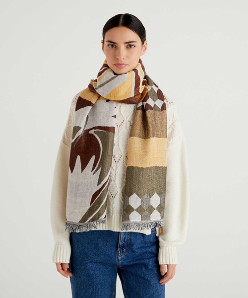 BENETTON (UNITED COLORS OF BENETTON)（ベネトンユナイテッドカラーズオブベネトン）の「フラワーモチーフ柄ストール（ストール/ショール・レディース・ネイビー/ブラウン系その他/グリーン系その他/ピンク系その他・ONE SIZE）」の9枚目の写真