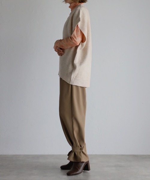 amini(アミニ)の「【2022 A/W】ディープVネックニットベスト(ニット/セーター・レディース・ライトグレー/アイボリー・MEDIUM)」の6枚目の写真