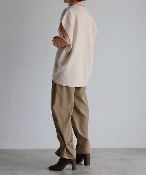 amini(アミニ)の「【2022 A/W】ディープVネックニットベスト(ニット/セーター・レディース・ライトグレー/アイボリー・MEDIUM)」の7枚目の写真