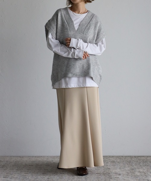 amini(アミニ)の「【2022 A/W】ディープVネックニットベスト(ニット/セーター・レディース・ライトグレー/アイボリー・MEDIUM)」の10枚目の写真