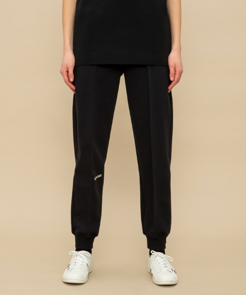 le coq sportif(ルコックスポルティフ)の「【WEB限定カプセルコレクション】 ダンボールスウェット ロングパンツ ルコック レディース スポーツ(スウェットパンツ・レディース・ホワイト/ブラック/ピンク/ブルー・SS/M(M)/S/L/XL)」の1枚目の写真