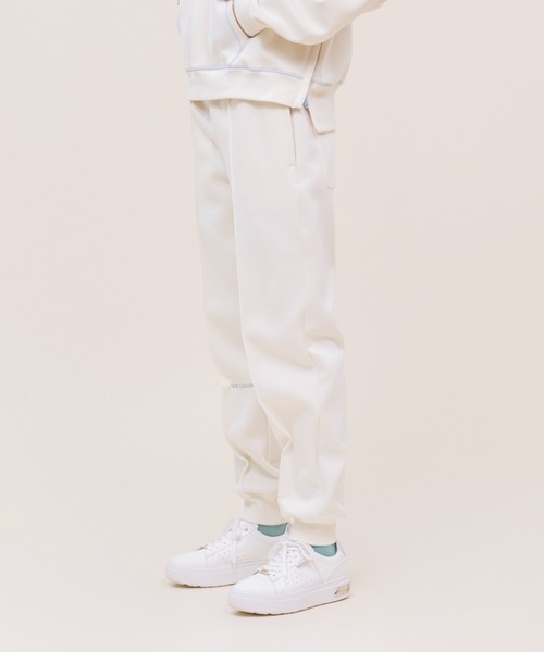 le coq sportif(ルコックスポルティフ)の「【WEB限定カプセルコレクション】 ダンボールスウェット ロングパンツ ルコック レディース スポーツ(スウェットパンツ・レディース・ホワイト/ブラック/ピンク/ブルー・SS/M(M)/S/L/XL)」の5枚目の写真