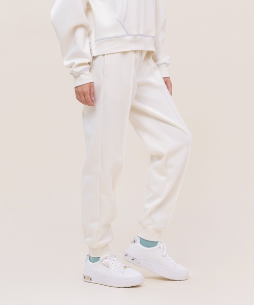 le coq sportif(ルコックスポルティフ)の「【WEB限定カプセルコレクション】 ダンボールスウェット ロングパンツ ルコック レディース スポーツ(スウェットパンツ・レディース・ホワイト/ブラック/ピンク/ブルー・SS/M(M)/S/L/XL)」の6枚目の写真