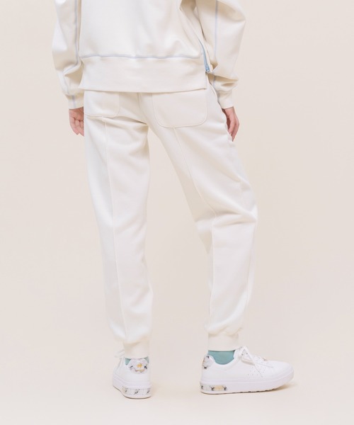 le coq sportif(ルコックスポルティフ)の「【WEB限定カプセルコレクション】 ダンボールスウェット ロングパンツ ルコック レディース スポーツ(スウェットパンツ・レディース・ホワイト/ブラック/ピンク/ブルー・SS/M(M)/S/L/XL)」の7枚目の写真
