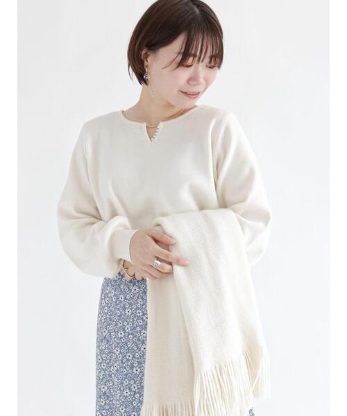 Te chichi TERRASSE（テチチテラス）の「パールバーネックニット（ニット/セーター・レディース・ネイビー/ピンク/グリーン/オフホワイト・ﾌﾘ-）」の5枚目の写真