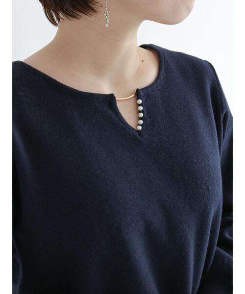 Te chichi TERRASSE（テチチテラス）の「パールバーネックニット（ニット/セーター・レディース・ネイビー/ピンク/グリーン/オフホワイト・ﾌﾘ-）」の13枚目の写真