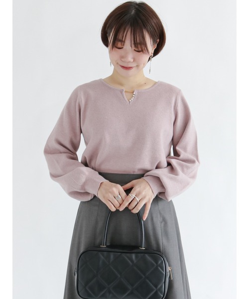 Te chichi TERRASSE（テチチテラス）の「パールバーネックニット（ニット/セーター・レディース・ネイビー/ピンク/グリーン/オフホワイト・ﾌﾘ-）」の4枚目の写真