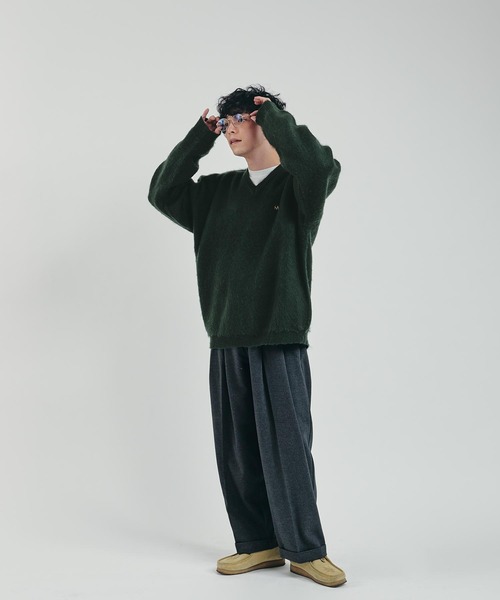 MUHET(ミュエータ)の「Vネックブラッシュドニット(ニット/セーター・レディース・パープル/ダークブラウン/ブルー/ダークグリーン・X-LARGE/MEDIUM)」の22枚目の写真