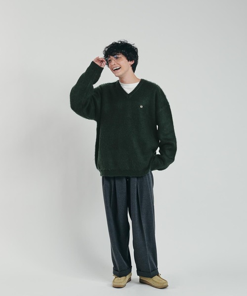 MUHET(ミュエータ)の「Vネックブラッシュドニット(ニット/セーター・レディース・パープル/ダークブラウン/ブルー/ダークグリーン・X-LARGE/MEDIUM)」の21枚目の写真