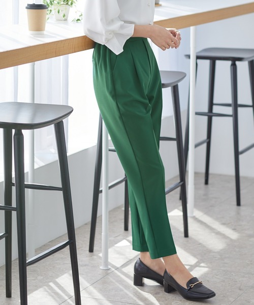 Honeys(ハニーズ)の「イージーテーパードパンツ(スラックス・レディース・ブルー系その他/ネイビー/イエロー/ピンク/グレイッシュベージュ/ブラック/アイボリー/ミント/ライトピンク/グリーン/ブルー/モカ・LL/S/M/L/SS/3L)」の6枚目の写真