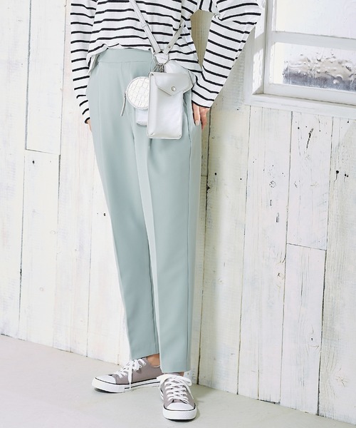 Honeys(ハニーズ)の「イージーテーパードパンツ(スラックス・レディース・ブルー系その他/ネイビー/イエロー/ピンク/グレイッシュベージュ/ブラック/アイボリー/ミント/ライトピンク/グリーン/ブルー/モカ・LL/S/M/L/SS/3L)」の7枚目の写真