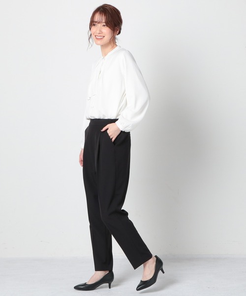 Honeys(ハニーズ)の「イージーテーパードパンツ(スラックス・レディース・ブルー系その他/ネイビー/イエロー/ピンク/グレイッシュベージュ/ブラック/アイボリー/ミント/ライトピンク/グリーン/ブルー/モカ・LL/S/M/L/SS/3L)」の13枚目の写真