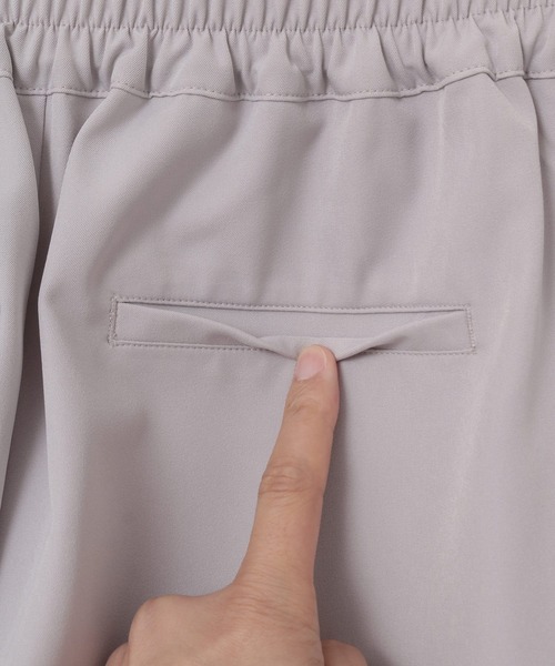 Honeys(ハニーズ)の「イージーテーパードパンツ(スラックス・レディース・ブルー系その他/ネイビー/イエロー/ピンク/グレイッシュベージュ/ブラック/アイボリー/ミント/ライトピンク/グリーン/ブルー/モカ・LL/S/M/L/SS/3L)」の17枚目の写真