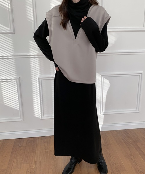 ABITOKYO(アビトーキョー)の「Vネックベスト&タートルネックフレアワンピースセットアップ(ワンピース・レディース・ベージュ/チャコールグレー/ブラック・M/L)」の5枚目の写真