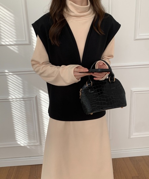 ABITOKYO(アビトーキョー)の「Vネックベスト&タートルネックフレアワンピースセットアップ(ワンピース・レディース・ベージュ/チャコールグレー/ブラック・M/L)」の18枚目の写真