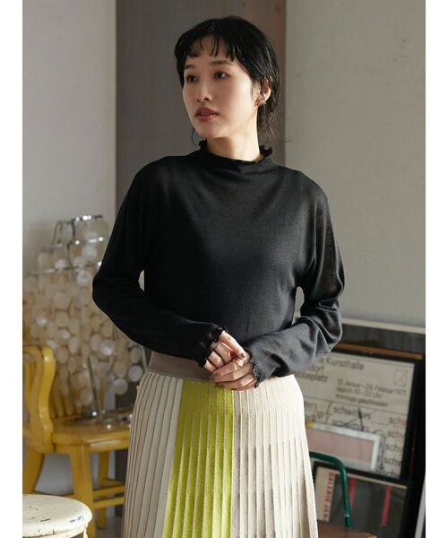 CRAFT STANDARD BOUTIQUE(クラフトスタンダードブティック)の「メロウフリルニットプルオーバー(ニット/セーター・レディース・イエロー/ブラック/ブルー/オフホワイト・FREE)」の5枚目の写真