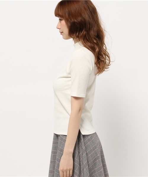 OUTLET(アウトレット)の「【who's who Chico】テレコハイネック5分袖プルオーバー(Tシャツ/カットソー・レディース・グレー/ホワイト・FREE)」の6枚目の写真