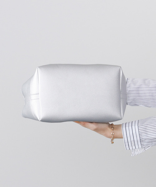 BEAMS HEART（ビームスハート）の「BEAMS HEART / パーテーション トートバッグ（トートバッグ・レディース・シルバー/ブラック/ダークベージュ・FREE）」の5枚目の写真