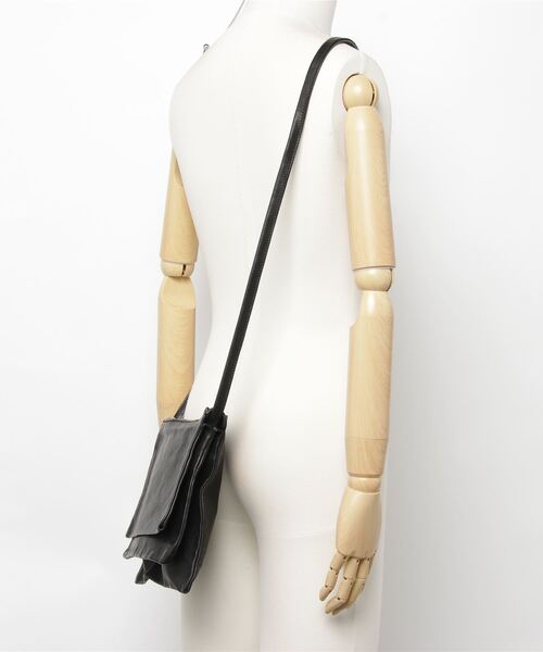 GUIDI（グイディ）の「GUIDI / グイディ：3 POCKETS BAG：PKT03M-KANGAROO[RIP]（ショルダーバッグ・メンズ・ブラック・FREE）」の5枚目の写真