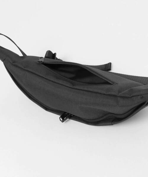 RODE SKO(ロデスコ)の「『別注』RODE SKO×Un coeur 撥水ボディバッグ(ボディバッグ/ウエストポーチ・メンズ・ブラック/グレー・ONE)」の11枚目の写真