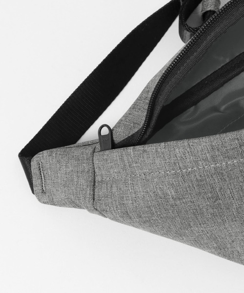 RODE SKO(ロデスコ)の「『別注』RODE SKO×Un coeur 撥水ボディバッグ(ボディバッグ/ウエストポーチ・メンズ・ブラック/グレー・ONE)」の18枚目の写真