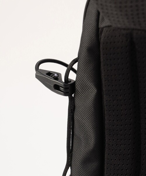 ARC'TERYX（アークテリクス）の「ARC'TERYX//アークテリクス MANTIS 26/マンティス 26（バックパック/リュック・メンズ・ブラック/インディゴブルー・ﾌﾘ-）」の11枚目の写真