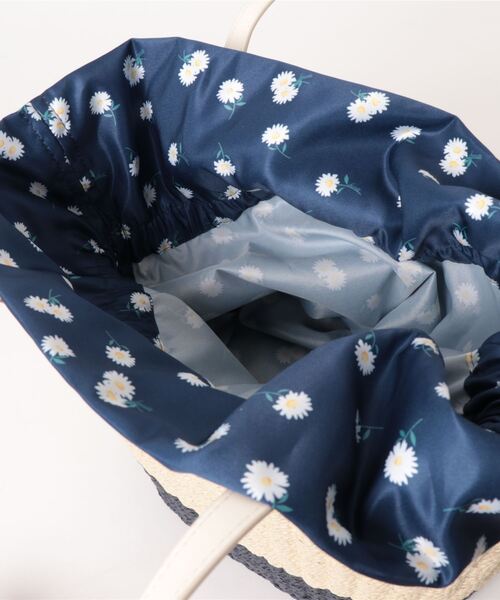 & chouette(アンドシュエット)の「デイジーモチーフかごバッグ(かごバッグ・レディース・ブラウン/ベージュ/ネイビー/ラベンダー・FREE)」の8枚目の写真