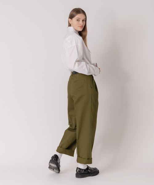 ONCILY(オンシェリー)の「ROLL UP CHINO PANTS / ロールアップチノパンツ(チノパンツ・メンズ・ベージュ/カーキ/ネイビー・SMALL/LARGE/MEDIUM)」の10枚目の写真