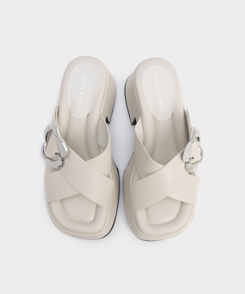 CHARLES & KEITH(チャールズ & キース)の「クロスオーバー プラットフォームミュール(サンダル・レディース・ブラック/ライラック/オフホワイト・23cm/23.5cm/24.5cm/25cm/25.5cm/22.5cm)」の10枚目の写真
