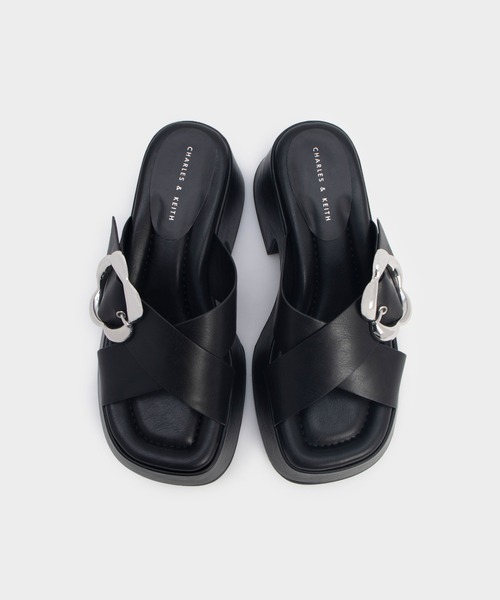 CHARLES & KEITH(チャールズ & キース)の「クロスオーバー プラットフォームミュール(サンダル・レディース・ブラック/ライラック/オフホワイト・23cm/23.5cm/24.5cm/25cm/25.5cm/22.5cm)」の14枚目の写真