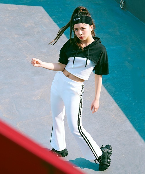 LOVETOXIC（ラブトキシック）の「【LTXC】接触冷感ラインフレアパンツ（その他パンツ・キッズ・ブラック/オフホワイト・SS/S/M/L）」の16枚目の写真