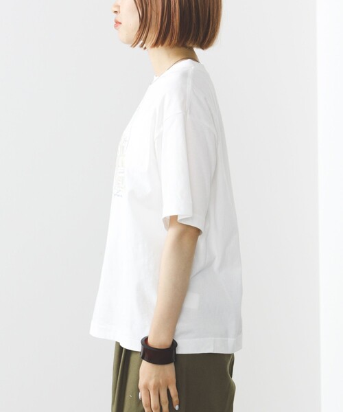 BEAMS HEART(ビームスハート)の「BEAMS HEART / カラフルプリント Tシャツ(Tシャツ/カットソー・レディース・オフホワイト/ブラック系その他4/パープル系その他5・FREE)」の19枚目の写真