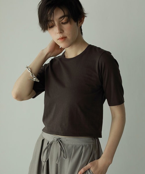 ETRE TOKYO(エトレトウキョウ)の「クルーネックコンパクトTee(Tシャツ/カットソー・レディース・ホワイト/チャコール/オートミール・FREE)」の2枚目の写真