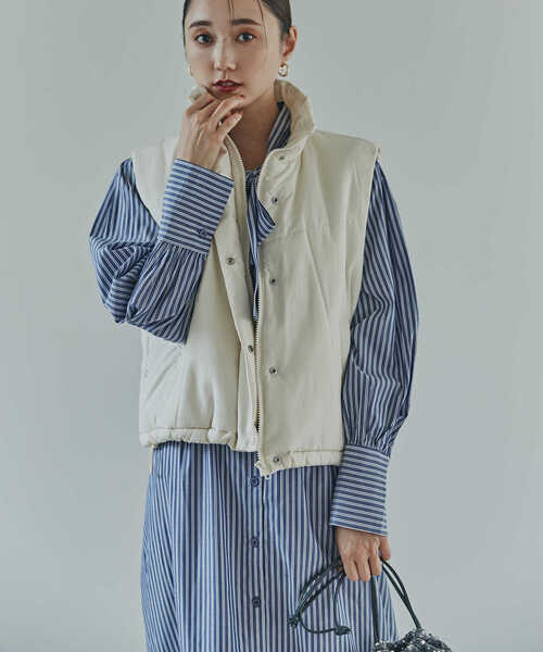 N.（N. Natural Beauty Basic）（エヌエヌナチュラルビューティーベーシック）の「◆スタンドネック中綿ベスト（ベスト・レディース・ブラック/ベージュ/オフホワイト・MEDIUM）」の2枚目の写真