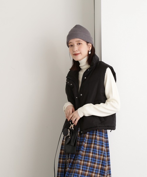 N.（N. Natural Beauty Basic）（エヌエヌナチュラルビューティーベーシック）の「◆スタンドネック中綿ベスト（ベスト・レディース・ブラック/ベージュ/オフホワイト・MEDIUM）」の5枚目の写真