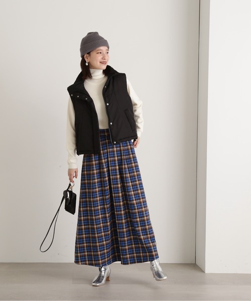 N.（N. Natural Beauty Basic）（エヌエヌナチュラルビューティーベーシック）の「◆スタンドネック中綿ベスト（ベスト・レディース・ブラック/ベージュ/オフホワイト・MEDIUM）」の6枚目の写真