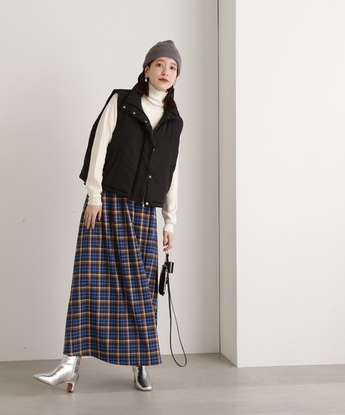 N.（N. Natural Beauty Basic）（エヌエヌナチュラルビューティーベーシック）の「◆スタンドネック中綿ベスト（ベスト・レディース・ブラック/ベージュ/オフホワイト・MEDIUM）」の8枚目の写真