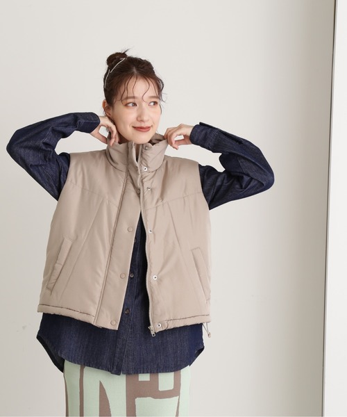 N.（N. Natural Beauty Basic）（エヌエヌナチュラルビューティーベーシック）の「◆スタンドネック中綿ベスト（ベスト・レディース・ブラック/ベージュ/オフホワイト・MEDIUM）」の11枚目の写真