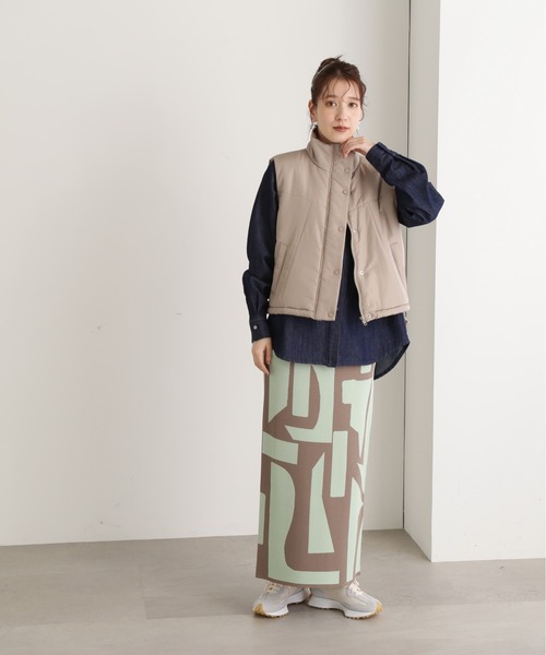 N.（N. Natural Beauty Basic）（エヌエヌナチュラルビューティーベーシック）の「◆スタンドネック中綿ベスト（ベスト・レディース・ブラック/ベージュ/オフホワイト・MEDIUM）」の13枚目の写真