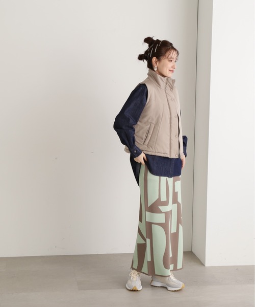 N.（N. Natural Beauty Basic）（エヌエヌナチュラルビューティーベーシック）の「◆スタンドネック中綿ベスト（ベスト・レディース・ブラック/ベージュ/オフホワイト・MEDIUM）」の15枚目の写真