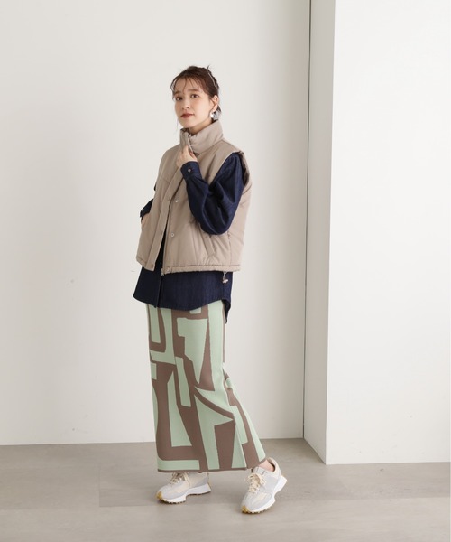 N.（N. Natural Beauty Basic）（エヌエヌナチュラルビューティーベーシック）の「◆スタンドネック中綿ベスト（ベスト・レディース・ブラック/ベージュ/オフホワイト・MEDIUM）」の16枚目の写真