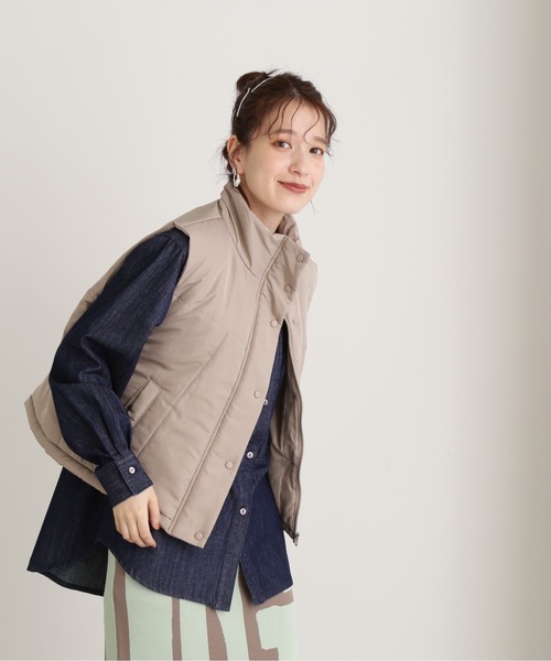 N.（N. Natural Beauty Basic）（エヌエヌナチュラルビューティーベーシック）の「◆スタンドネック中綿ベスト（ベスト・レディース・ブラック/ベージュ/オフホワイト・MEDIUM）」の17枚目の写真