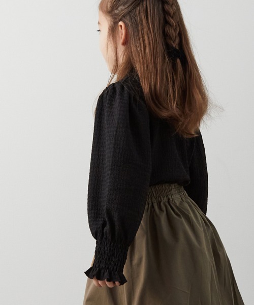 riziere（リジェール）の「シャーリングカラープルオーバー（シャツ/ブラウス・キッズ・アイボリー/ブラック・110/100/140/150/120/130/90）」の21枚目の写真