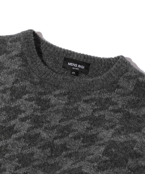 MEN'S BIGI（メンズビギ）の「千鳥格子グレークルーネックニット（ニット/セーター・メンズ・グレー・03/01/02）」の3枚目の写真