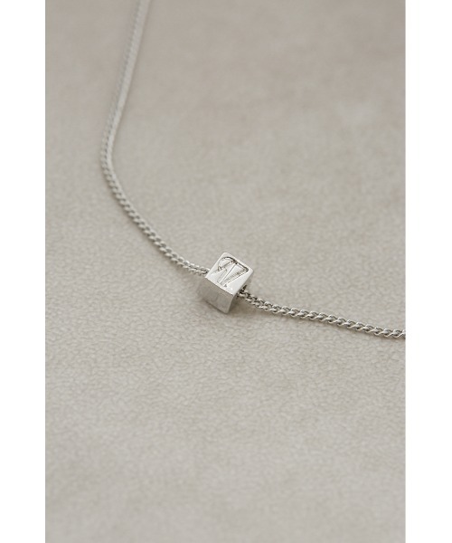 AZUL by moussy（アズールバイマウジー）の「AZモチーフキューブネックレス（ネックレス・レディース・ゴールド系その他/シルバー・FREE）」の3枚目の写真