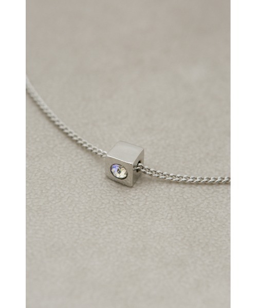 AZUL by moussy（アズールバイマウジー）の「AZモチーフキューブネックレス（ネックレス・レディース・ゴールド系その他/シルバー・FREE）」の4枚目の写真