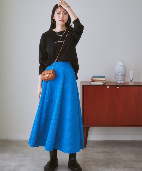 nissen（ニッセン）の「エンボス柄ロング丈フレアスカート（スカート・レディース・オフホワイト/ブルー/ブラック・LL/L/S/M）」の7枚目の写真