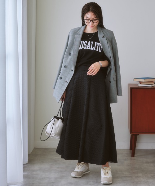 nissen（ニッセン）の「エンボス柄ロング丈フレアスカート（スカート・レディース・オフホワイト/ブルー/ブラック・LL/L/S/M）」の16枚目の写真